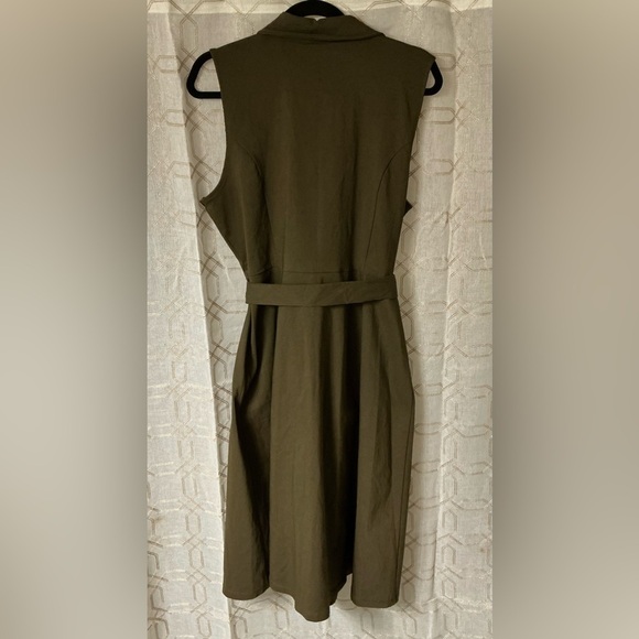 Nina Leonard Green Sleeveless Sheath Dress with Mandarin Collar - Picture 2 of 10